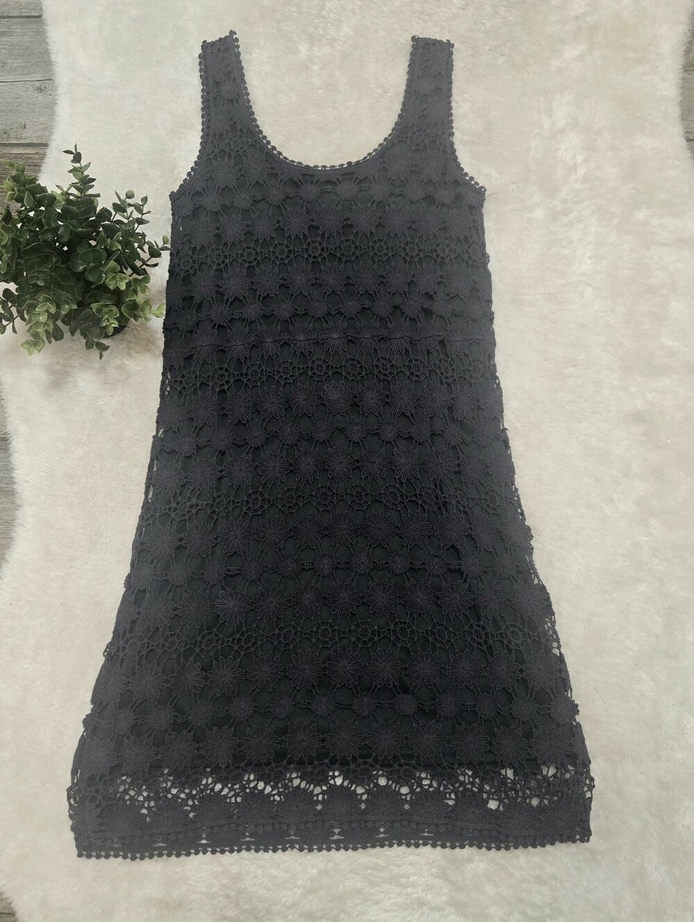 LC Lauren Conrad Gray Floral Crochet Sleeveless Boho Mini-Dress, 8